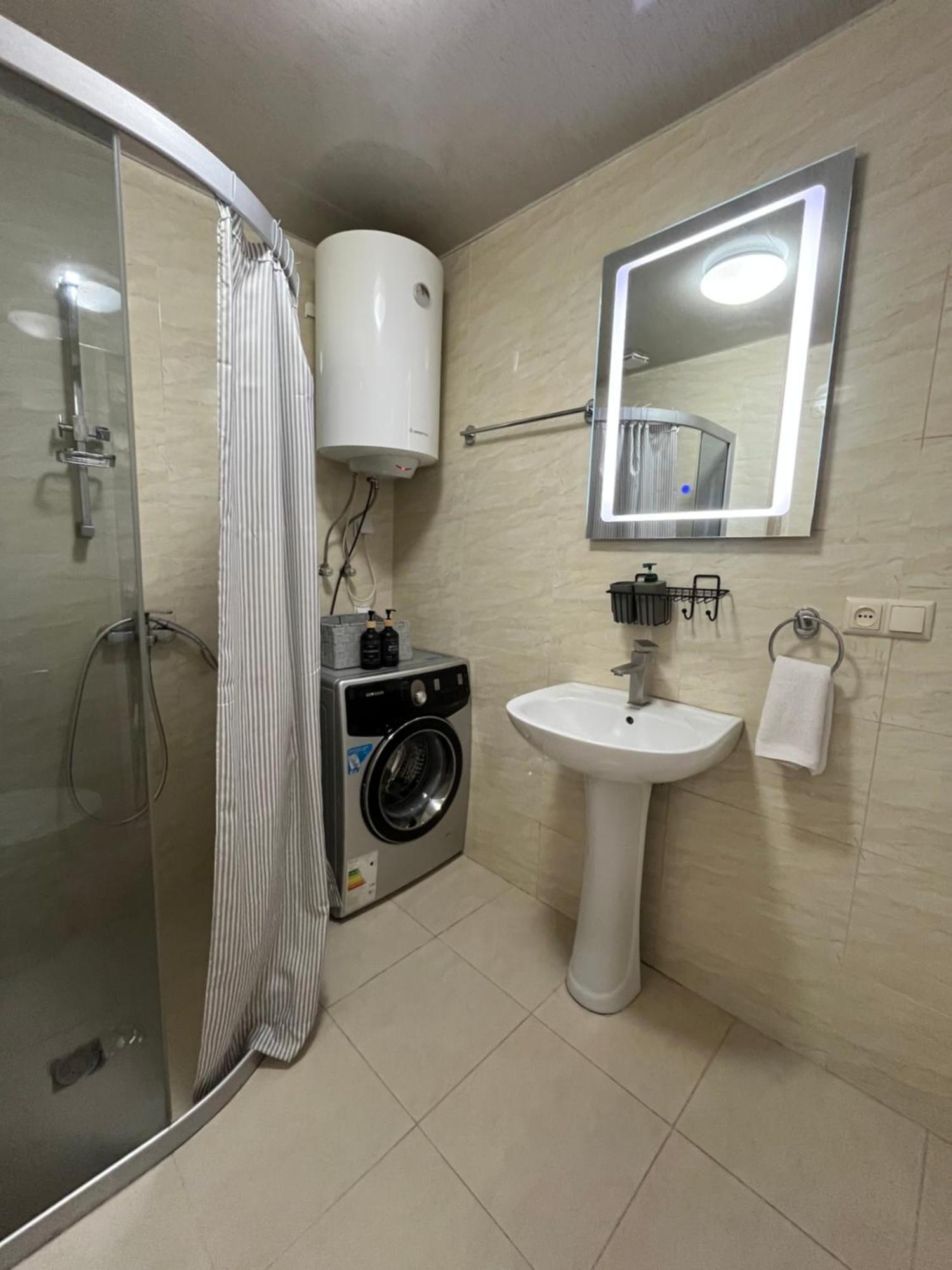 Appartamento Sea Towers Lux 17-05 Batumi Esterno foto